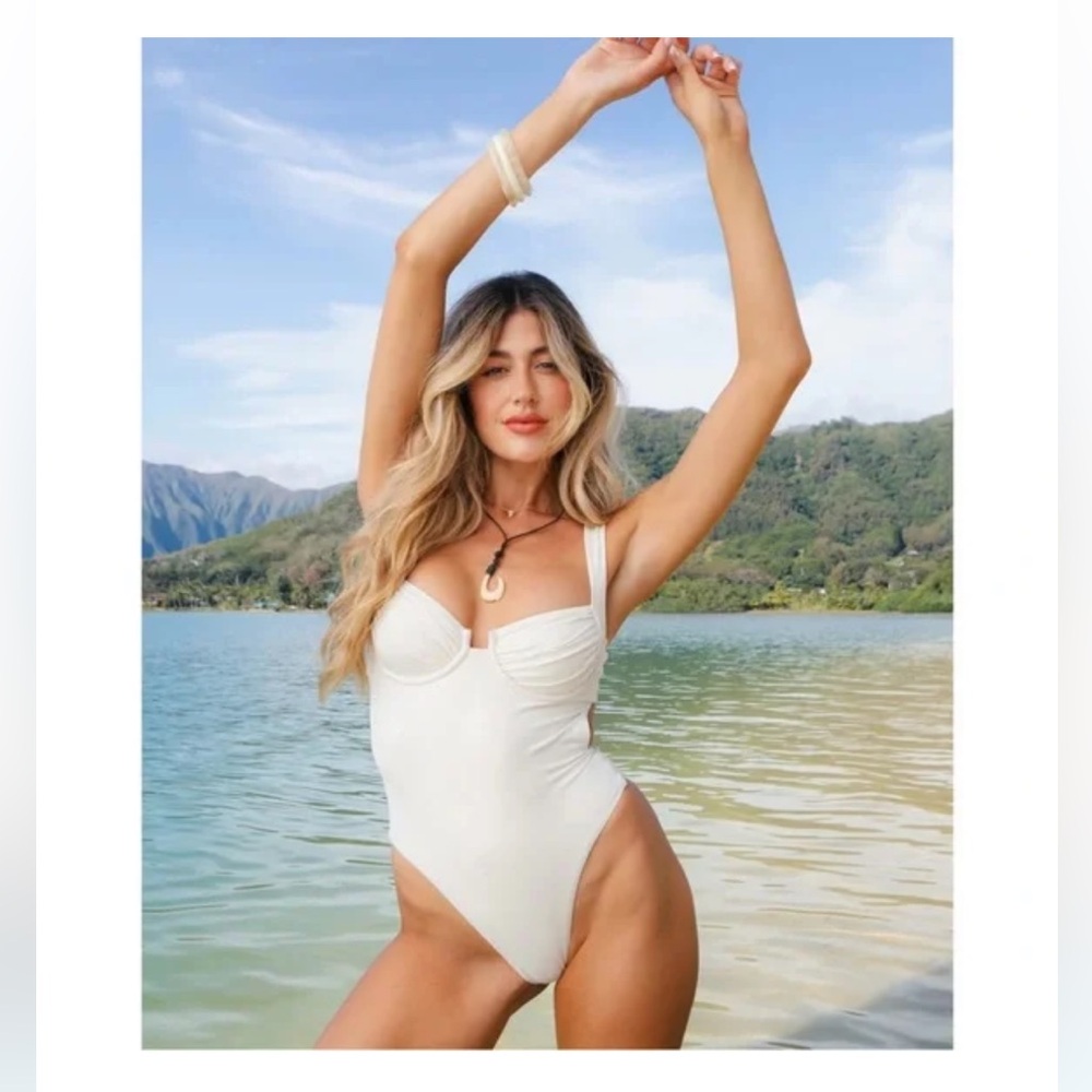 l*space x Hanna Montazami NWT Halsey One Piece Swimsuit